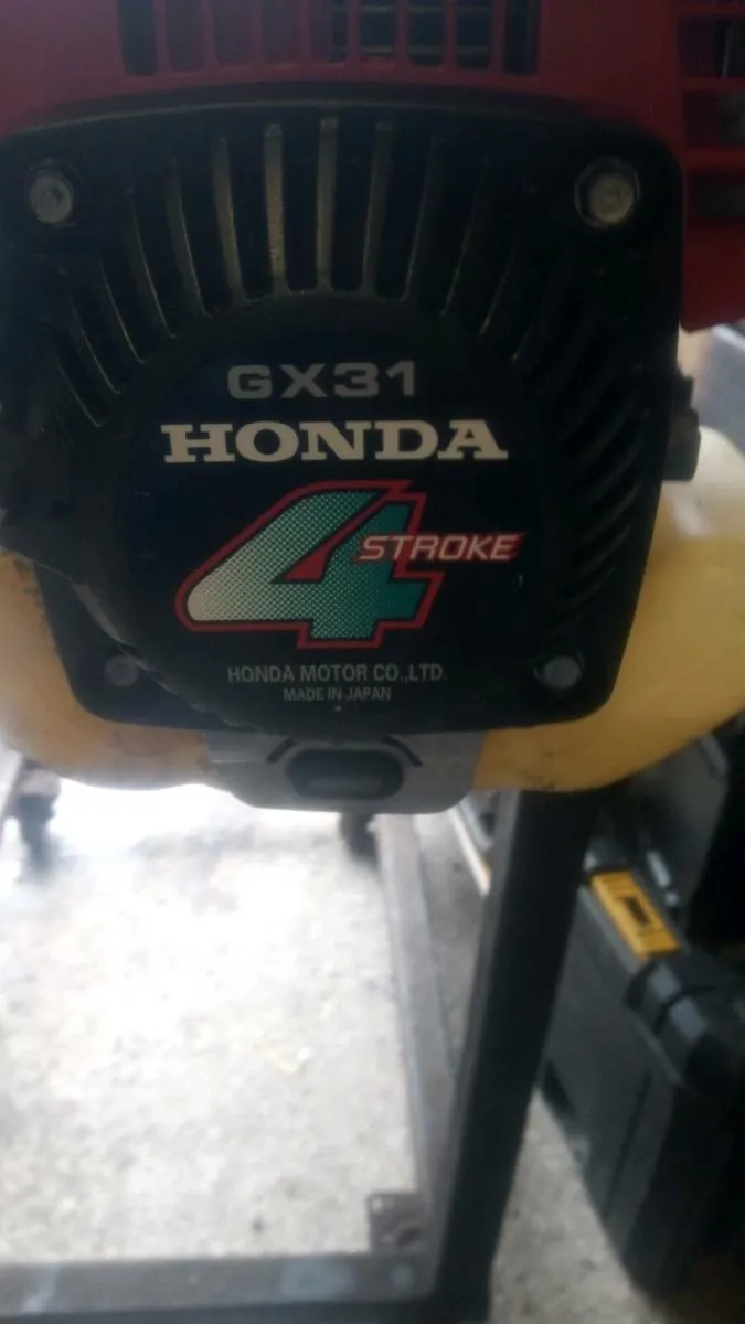 HONDA 4 STROKE HEDGE & GRASS STRIMERS - Image 2