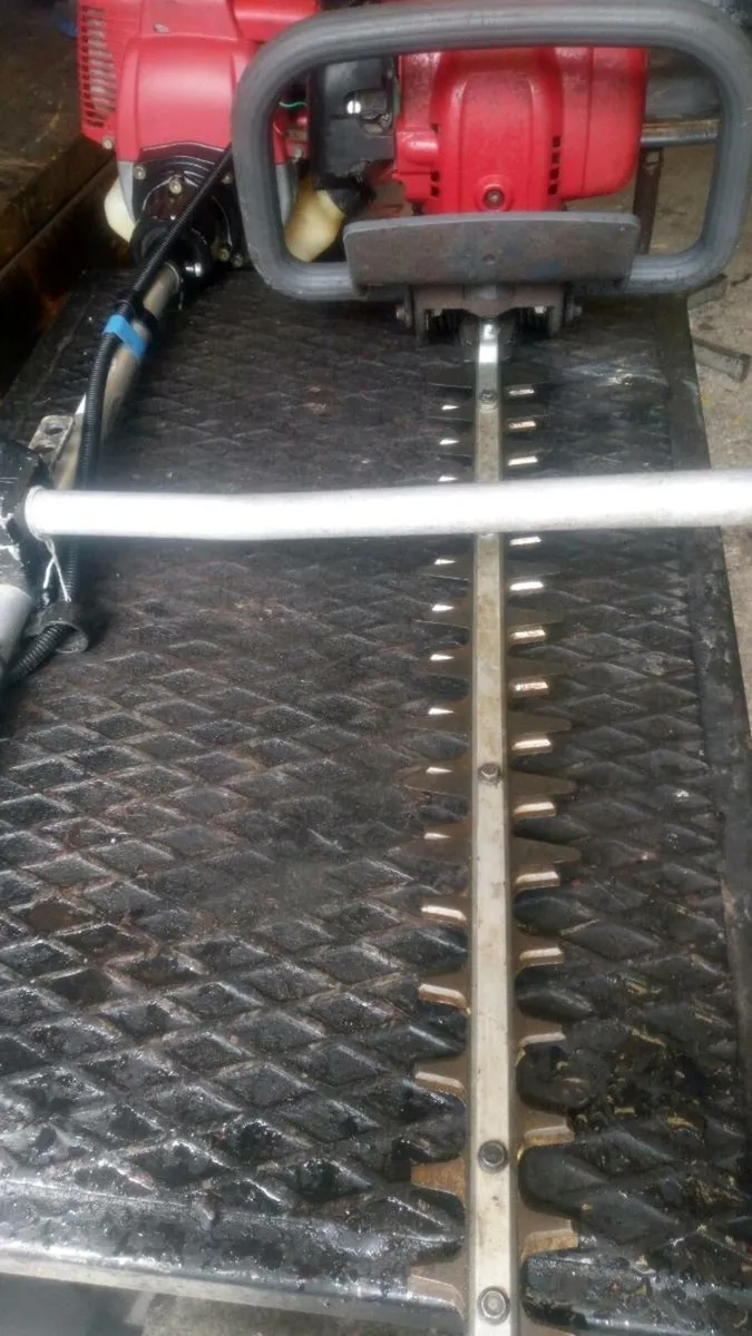 HONDA 4 STROKE HEDGE & GRASS STRIMERS - Image 3