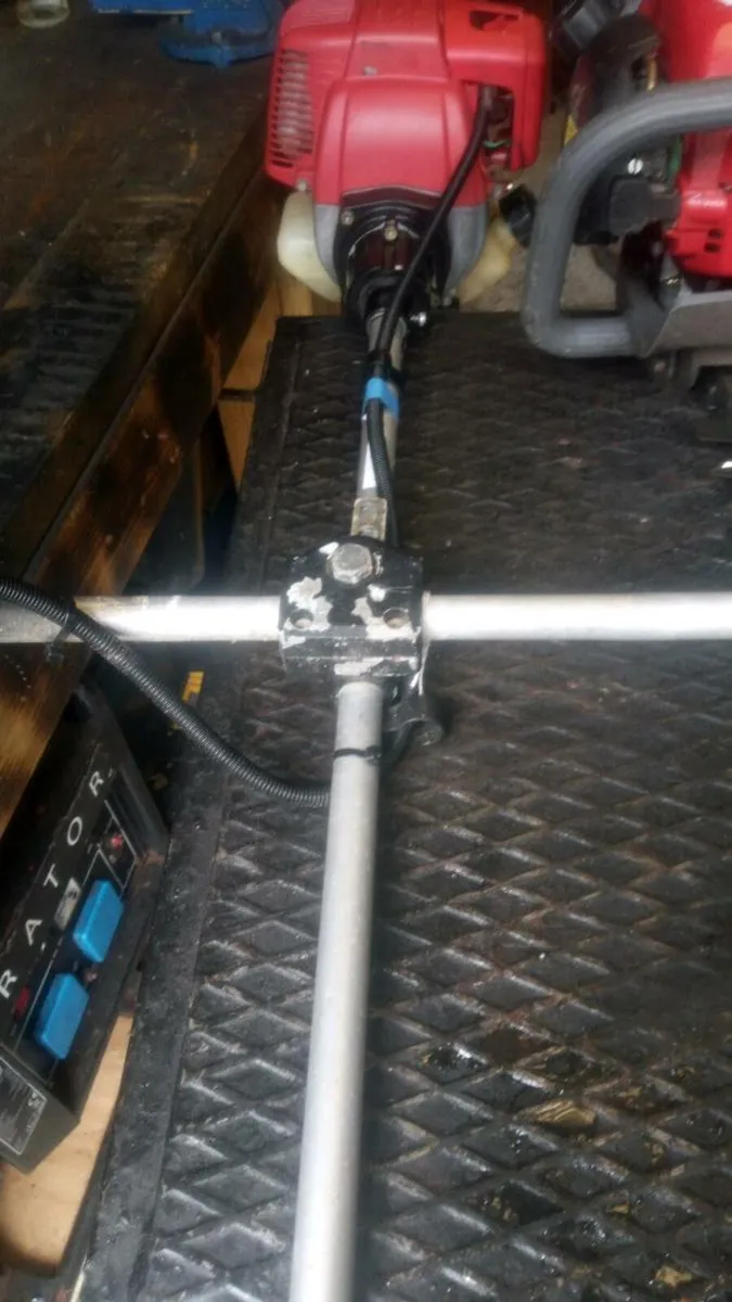 HONDA 4 STROKE HEDGE & GRASS STRIMERS - Image 4