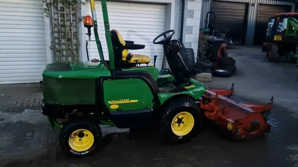 John Deere 38hp ride on mower lawnmower