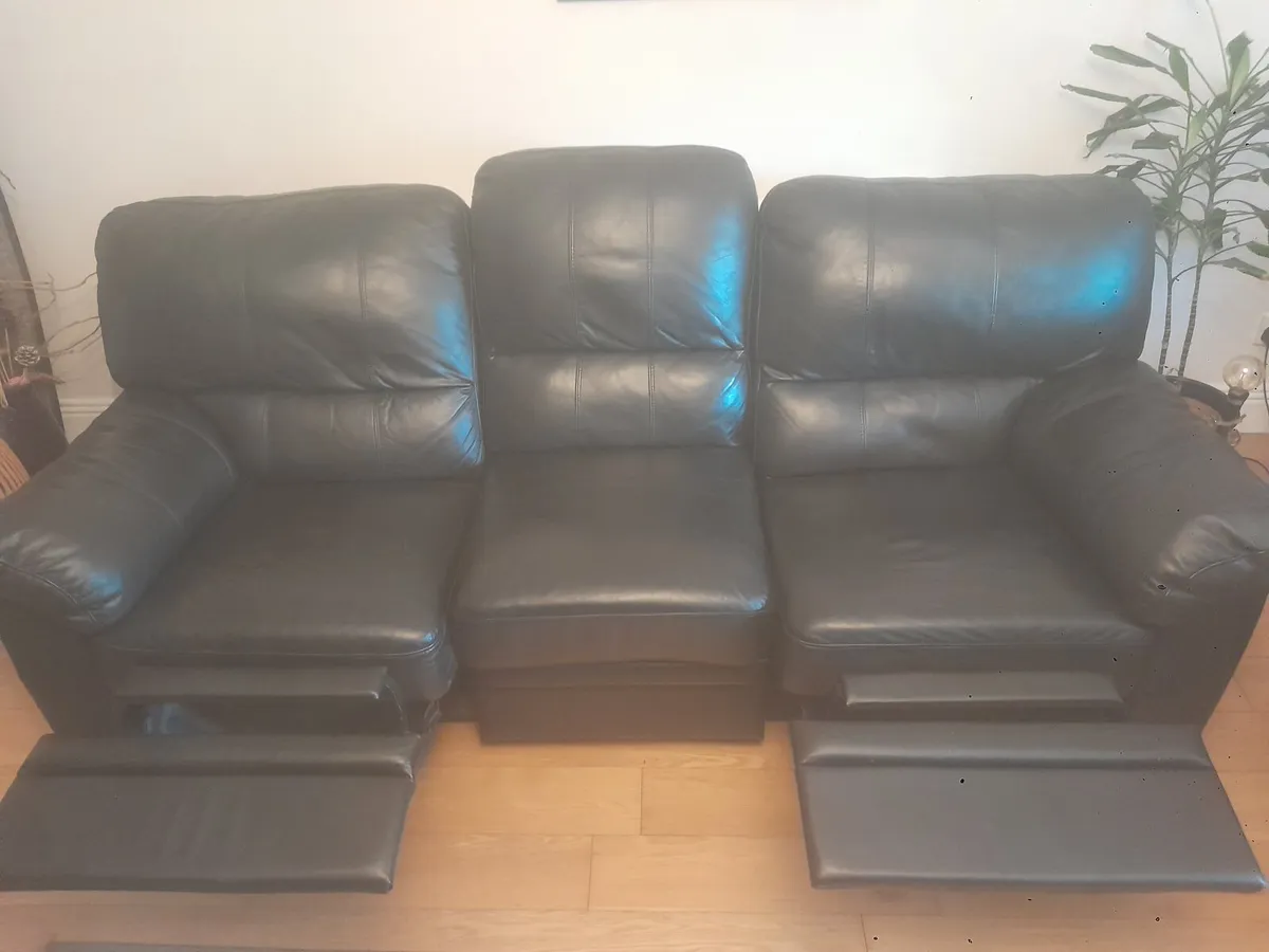 Couch - Image 2