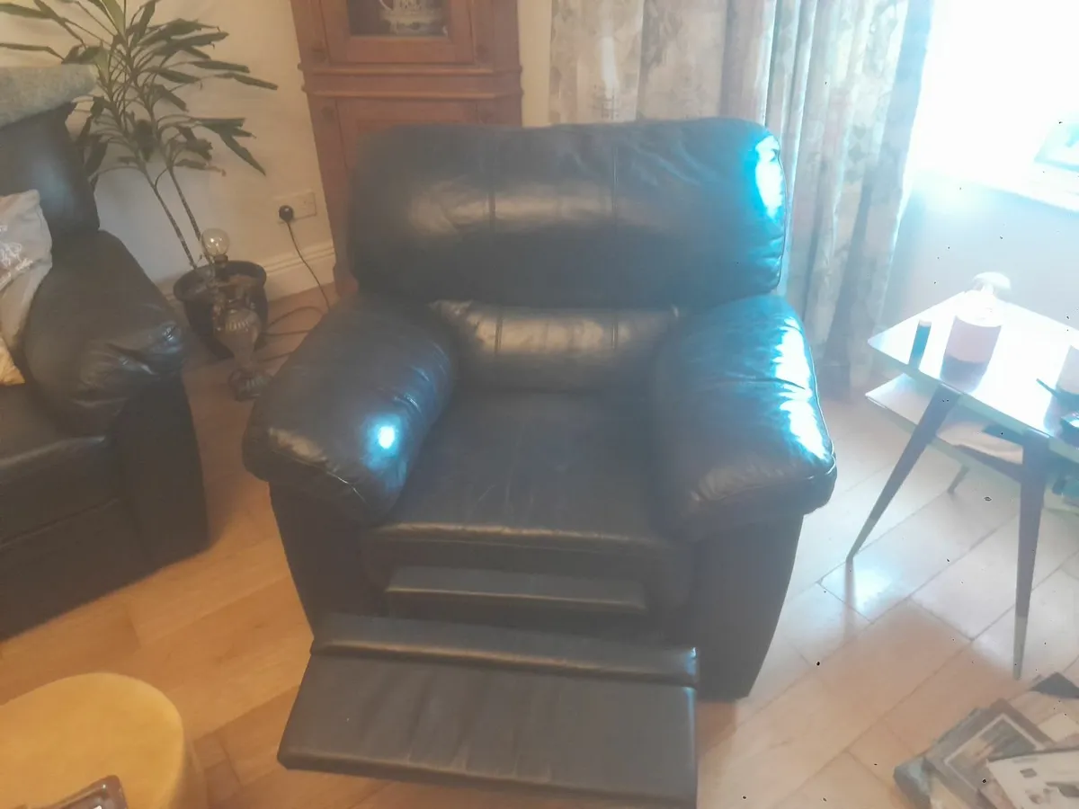 Couch - Image 3