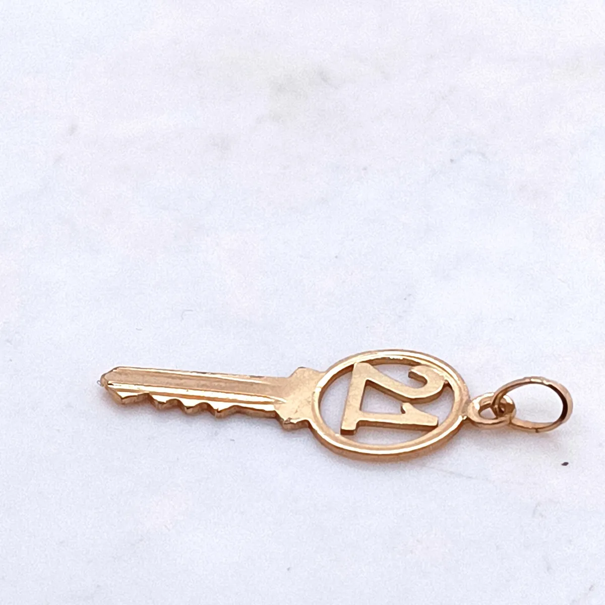 21 Key Pendant/ Charm 9k Yellow Gold - Image 2