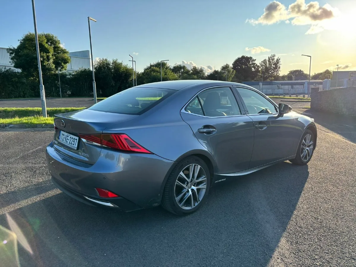 Lexus IS300 ADVANCE 2017 - Image 4