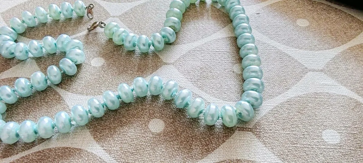 Beaded necklace - Image 3