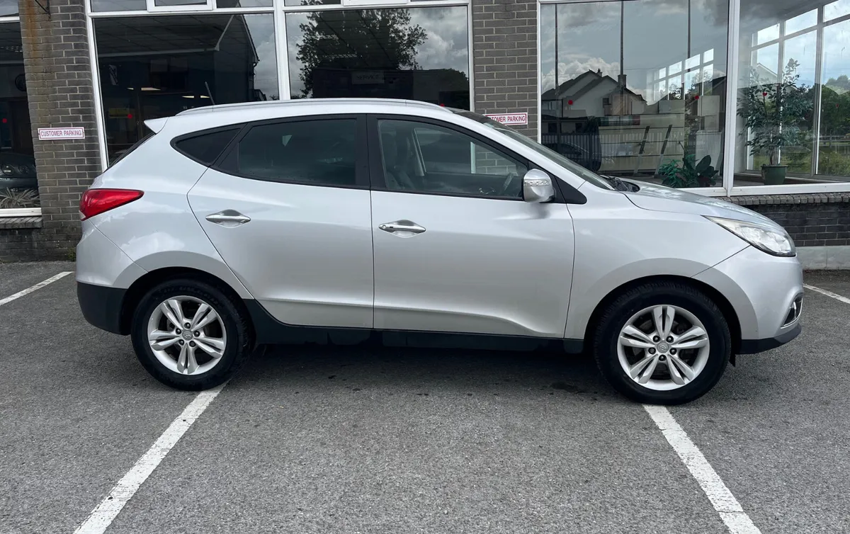Hyundai ix35 Premium 1.7 DSL - Image 2