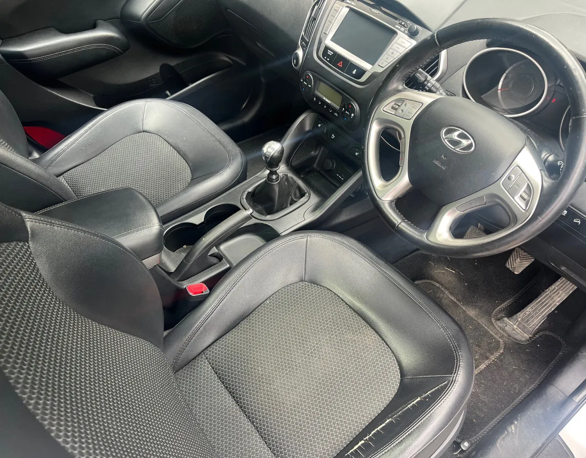 Hyundai ix35 Premium 1.7 DSL - Image 4