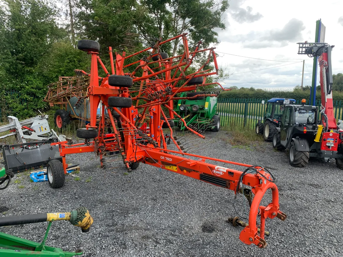 Kuhn GA7501 Twin Rotor Rake - Image 1