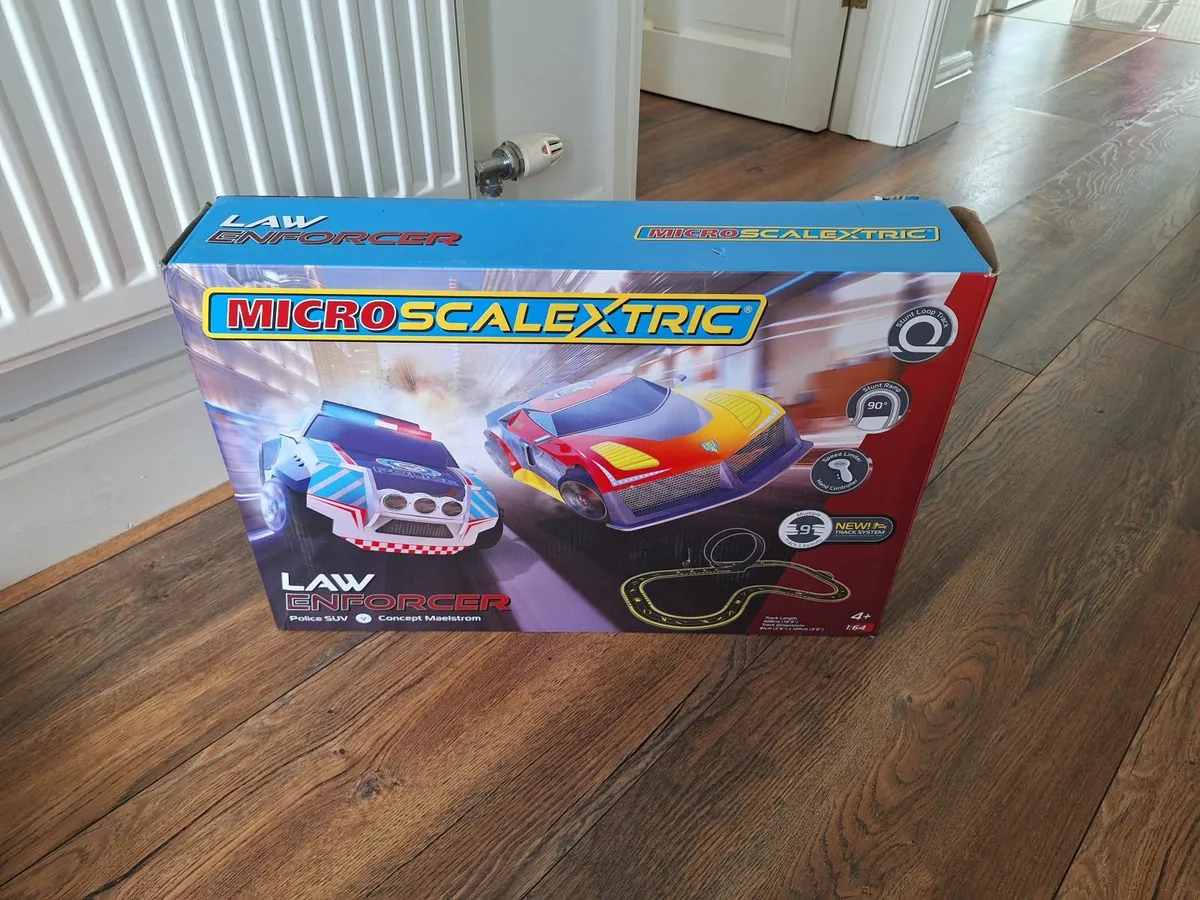 Scalextric law enforcer set - Image 1