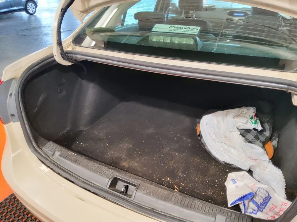 Renault Fluence 1.5 DCI 95 Limited - Image 3