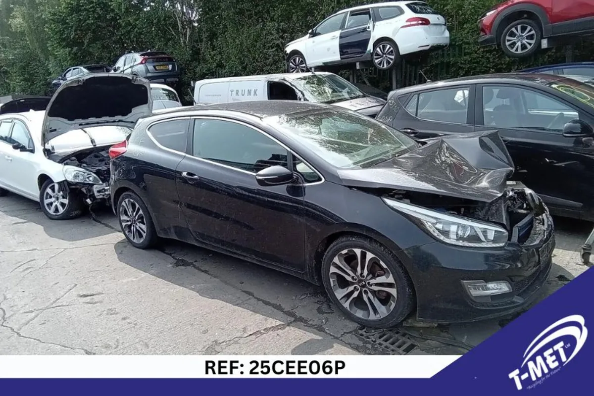 2013 KIA CEED BREAKING FOR PARTS - Image 4