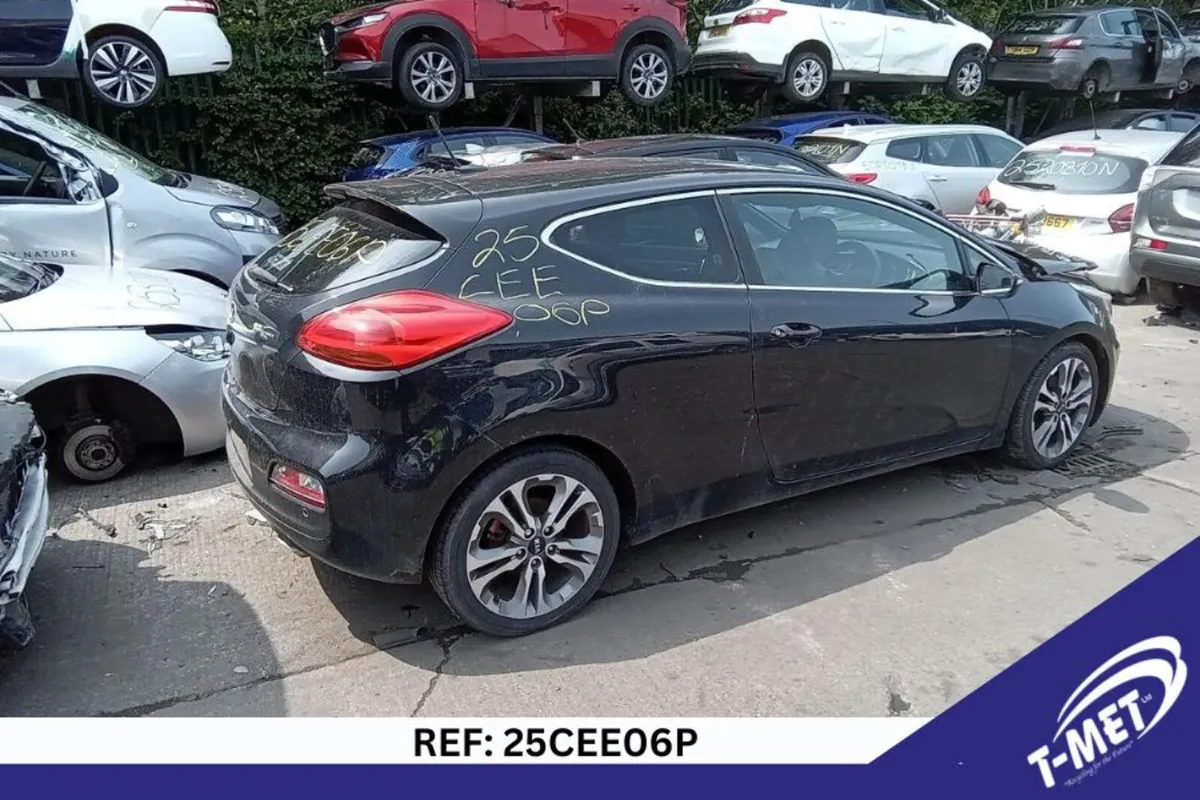 2013 KIA CEED BREAKING FOR PARTS - Image 3