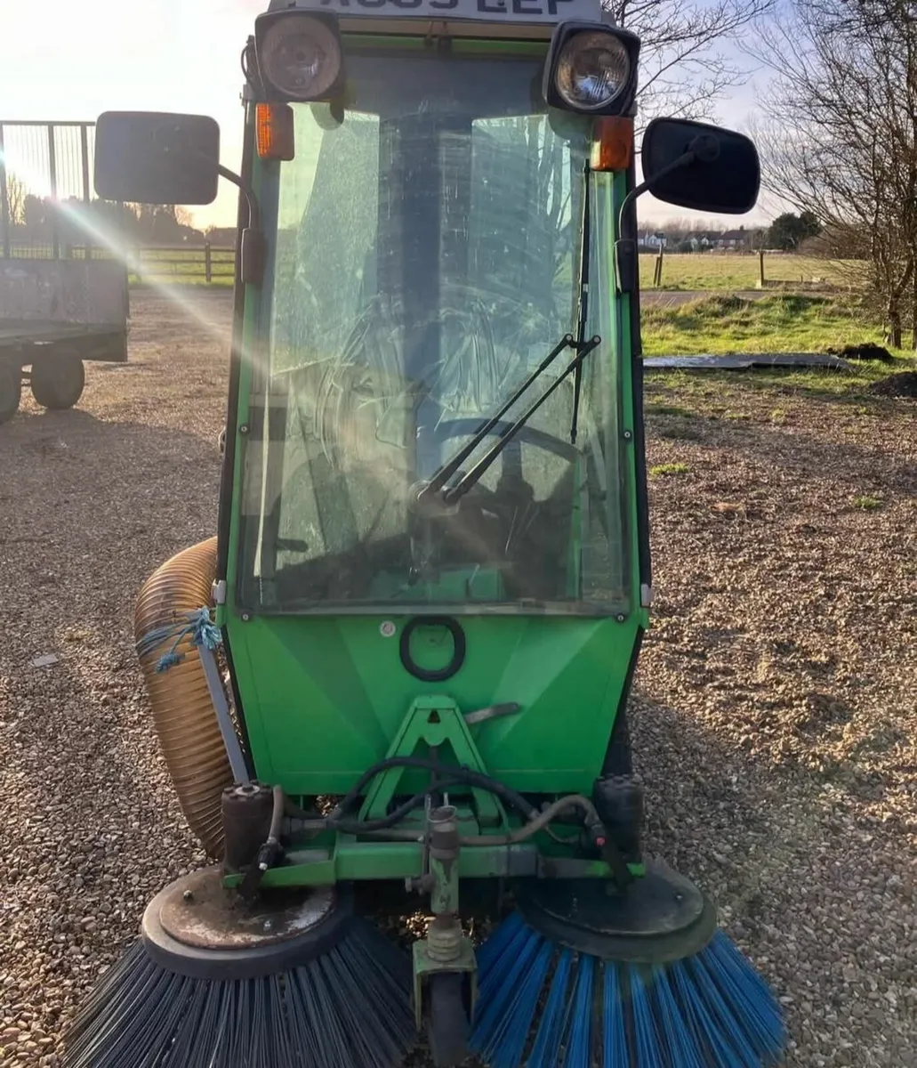 Egholm Diesel Mini Road sweeper roadsweeper - Image 2