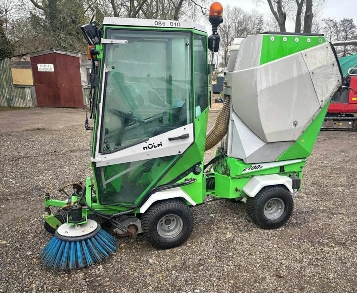 Egholm Diesel Mini Road sweeper roadsweeper - Image 1