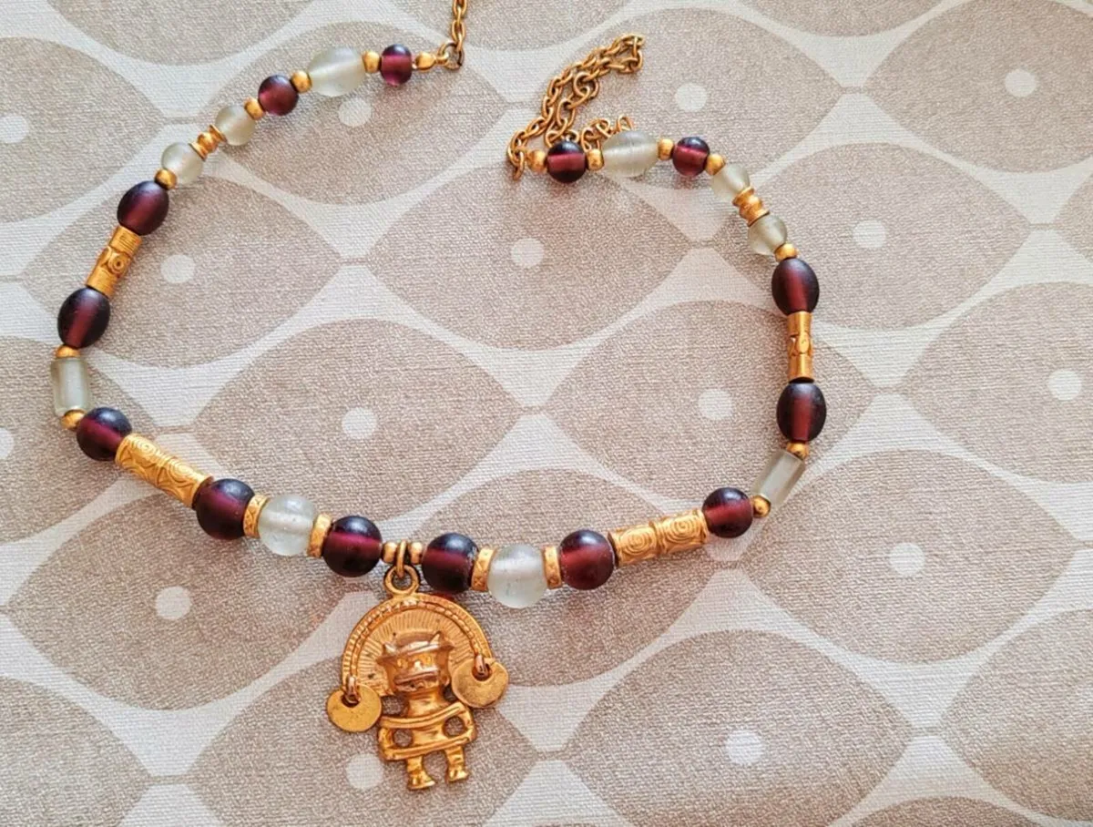 Retro necklace with amethyst and clear stones - Image 1