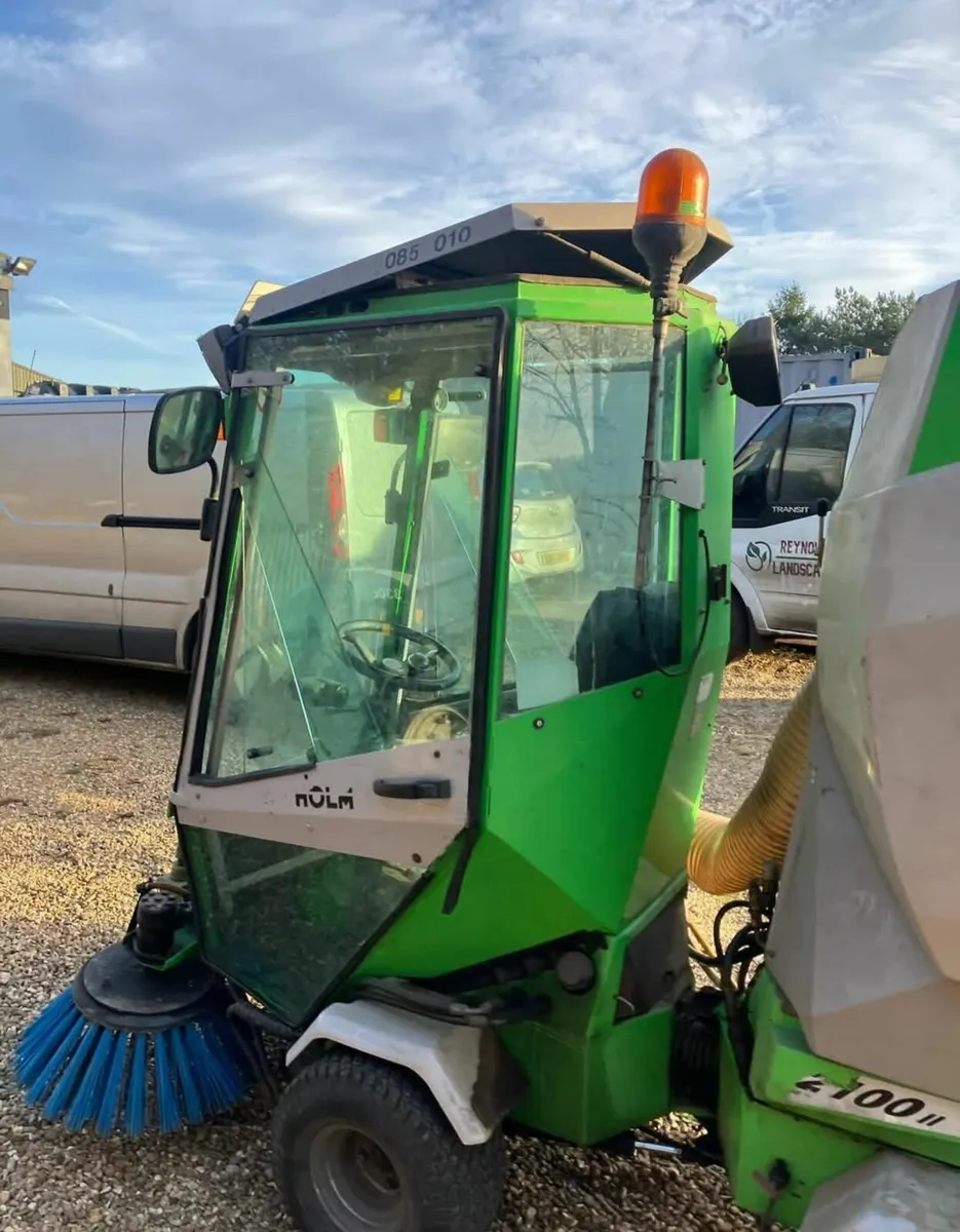 Egholm Diesel Mini Road sweeper roadsweeper - Image 4