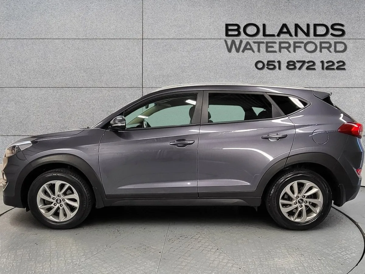 Hyundai Tucson 1.7 D Executive 2WD DCT Finance Fr - Image 4