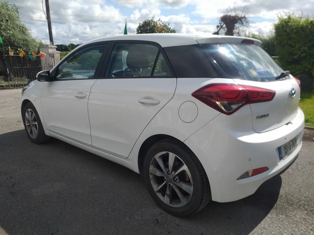 2015 Hyundai i20,  1.2 petrol, bargain €6500 - Image 3