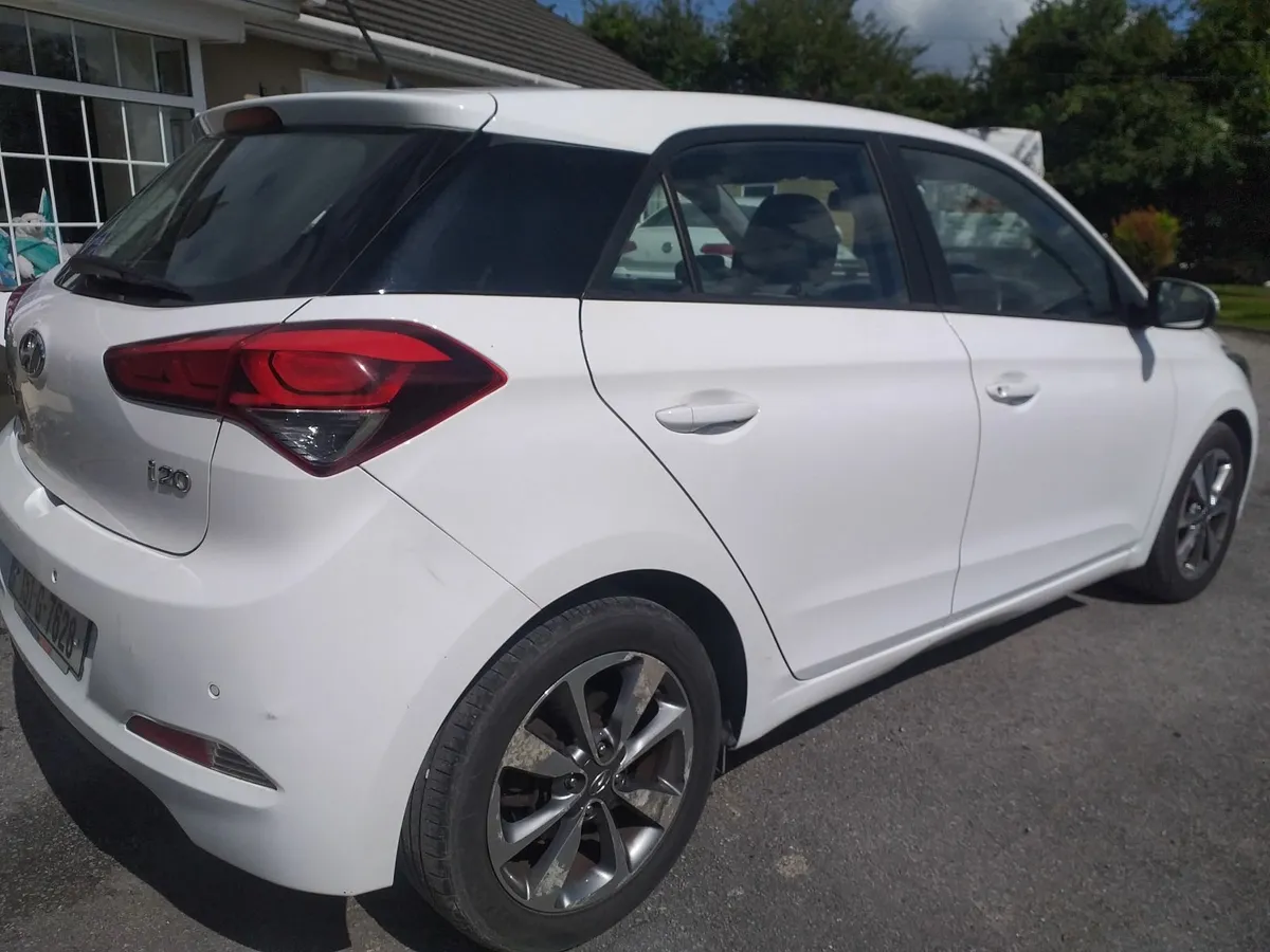 2015 Hyundai i20,  1.2 petrol, bargain €6500 - Image 4