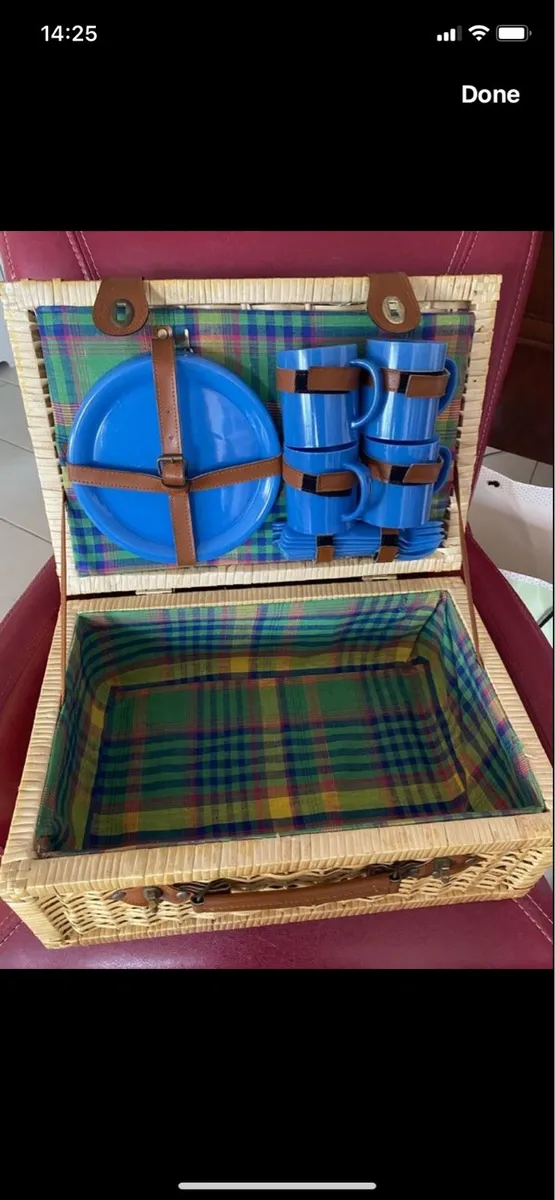 Wicker Picnic Basket Set - Image 1