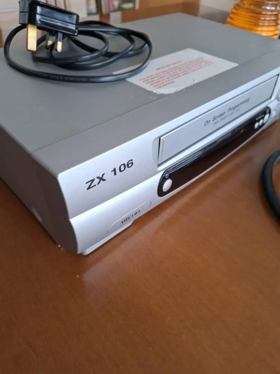 VCR ZX 106 in Excellent Condition - Image 3