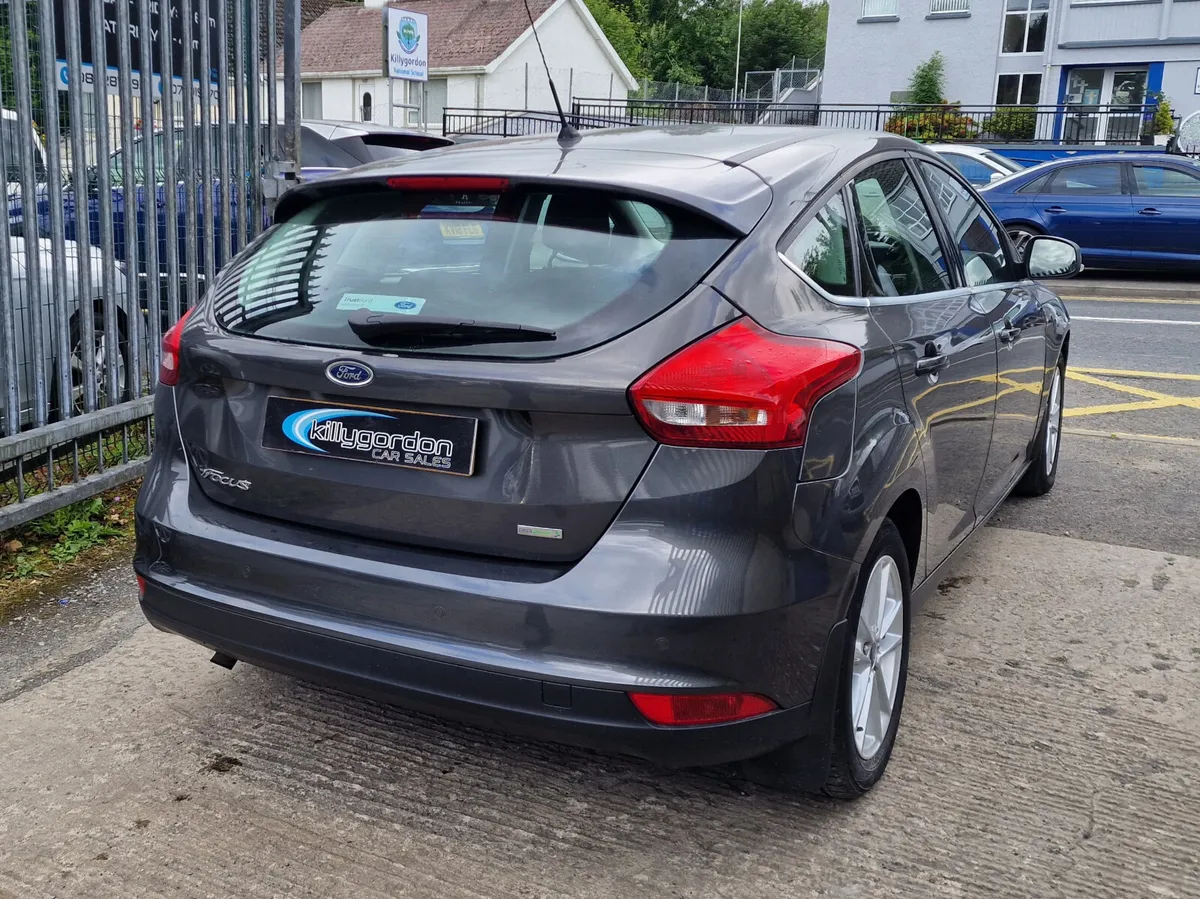 2015 Ford Focus 1.0T EcoBoost Zetec - Image 4