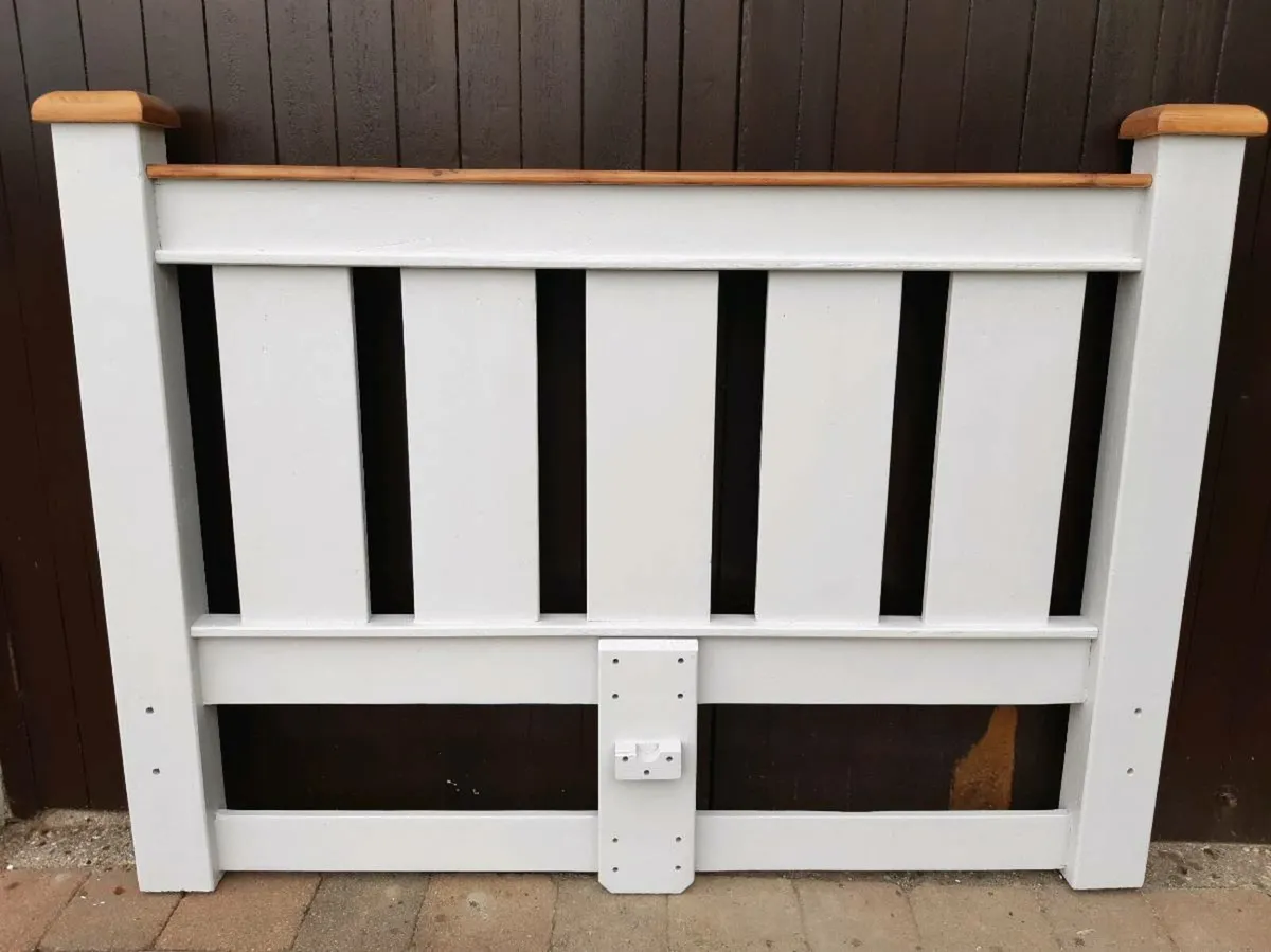 King size bed - Image 1