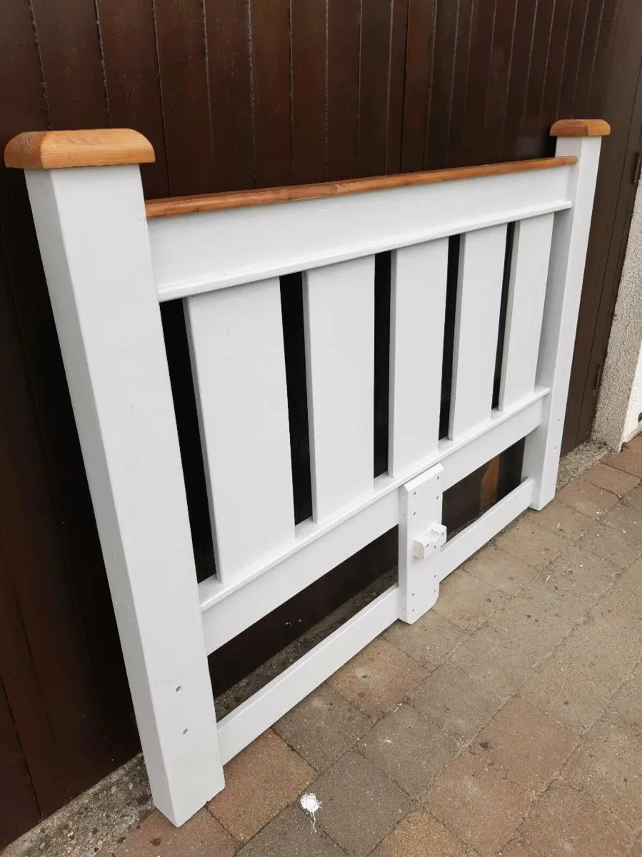 King size bed - Image 2