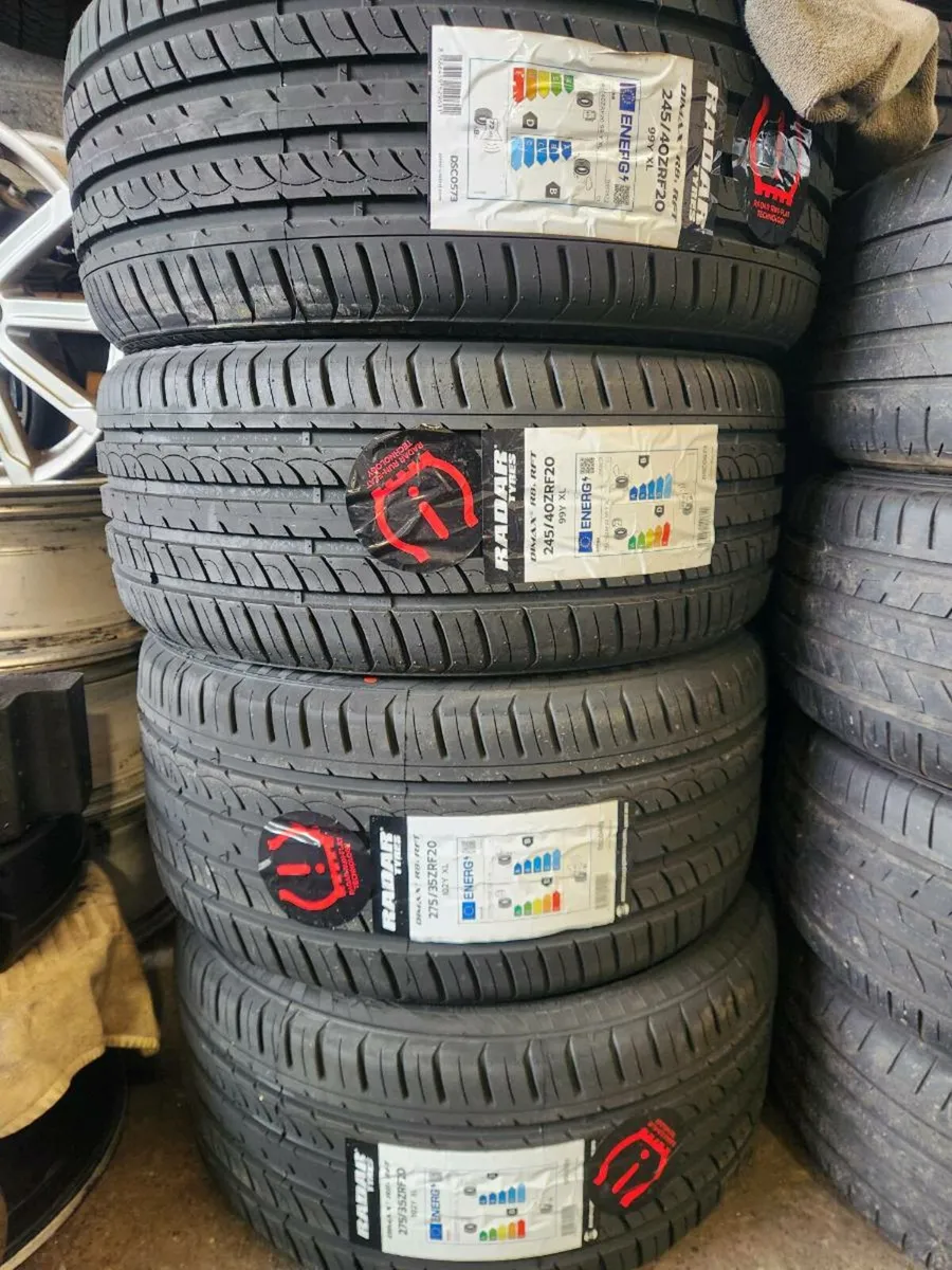 R 20 New set tires for BMW in run flats. - Image 1