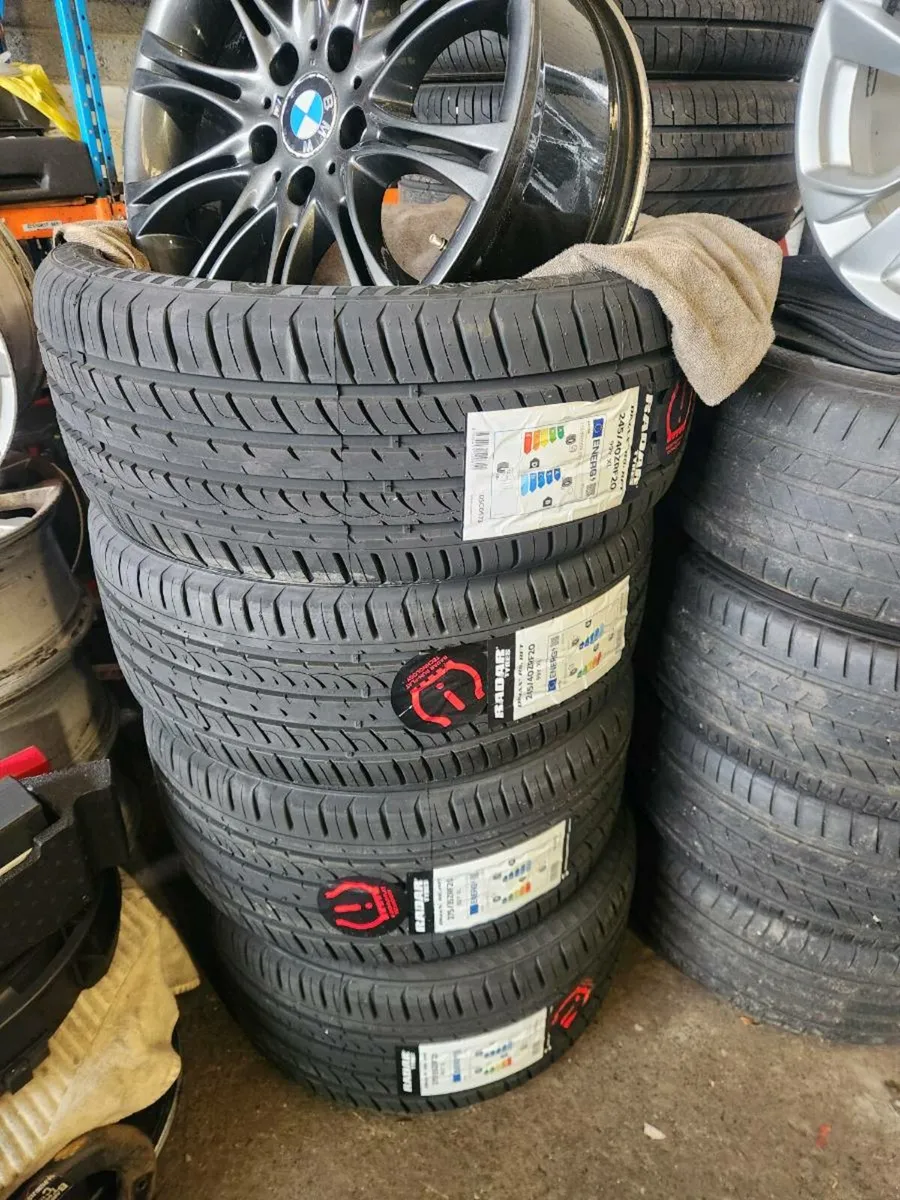 R 20 New set tires for BMW in run flats. - Image 2