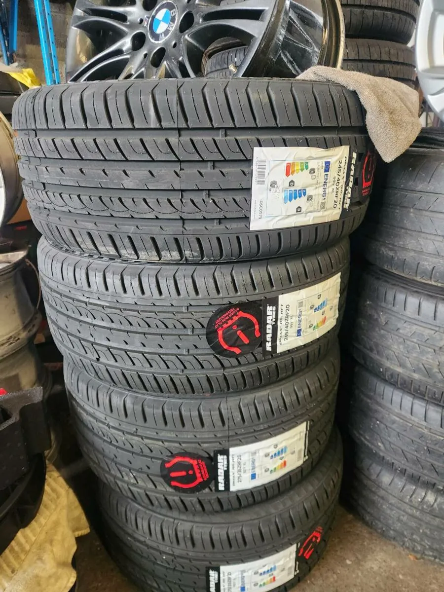R 20 New set tires for BMW in run flats. - Image 3