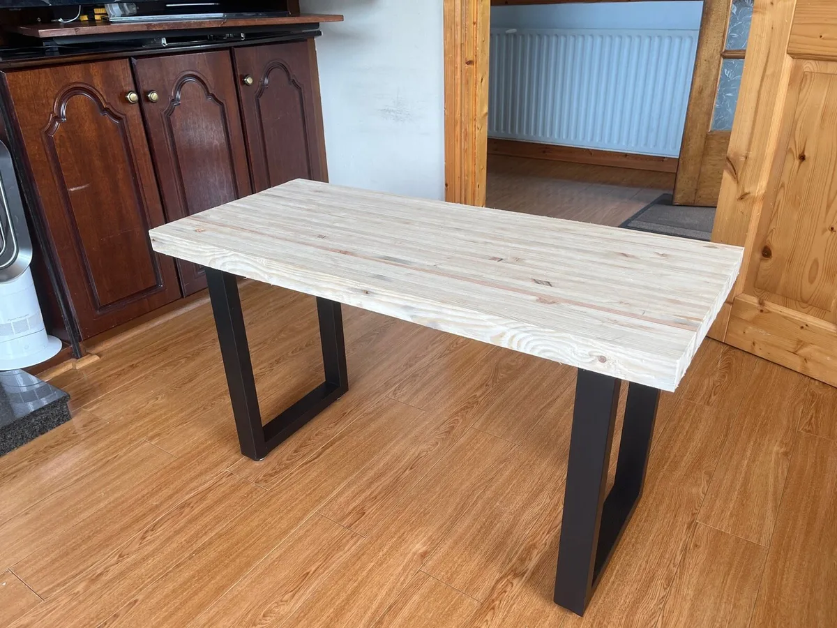 Wooden coffee table - Image 1