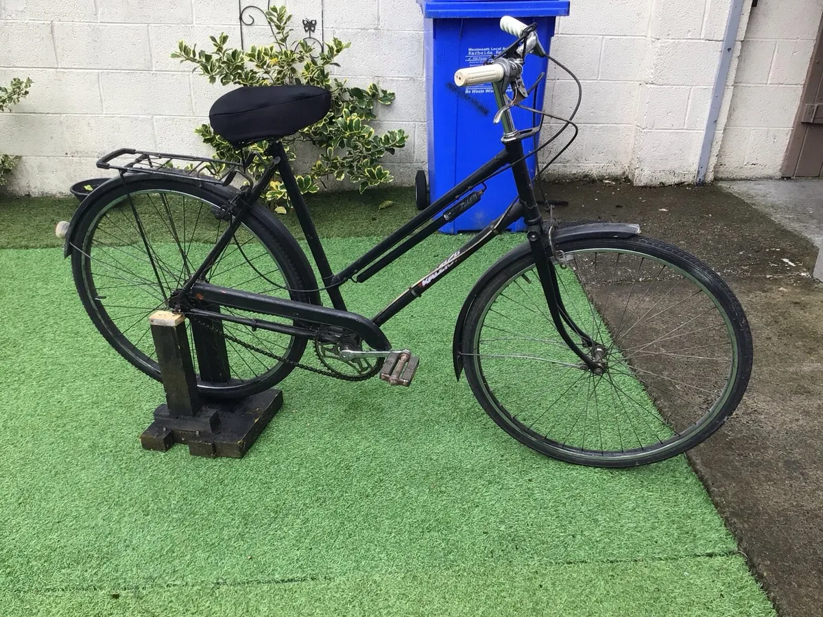 Girls bike - Image 1