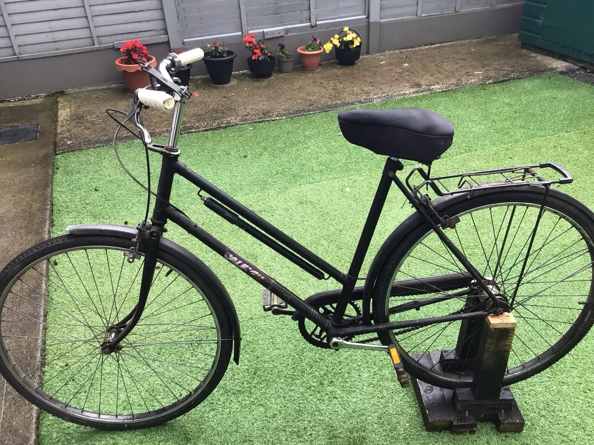 Girls bike - Image 3