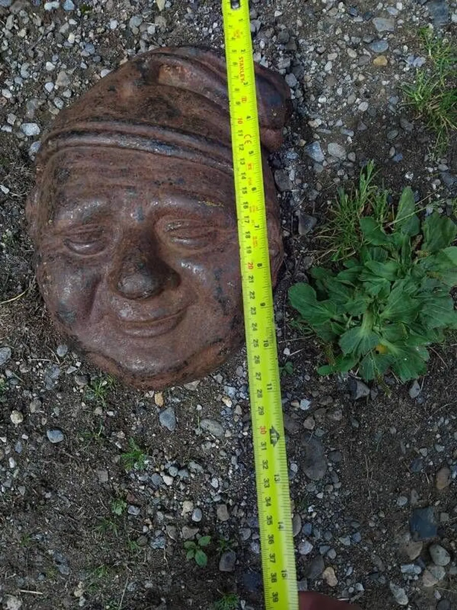 antique heavy cast metal face. - Image 1