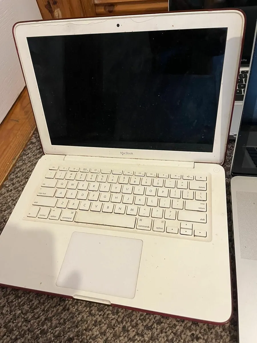 Lot of 8 Apple Laptops for Repair or Parts - Image 2