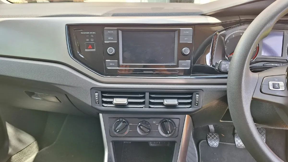 Volkswagen Polo 2020 - Image 3