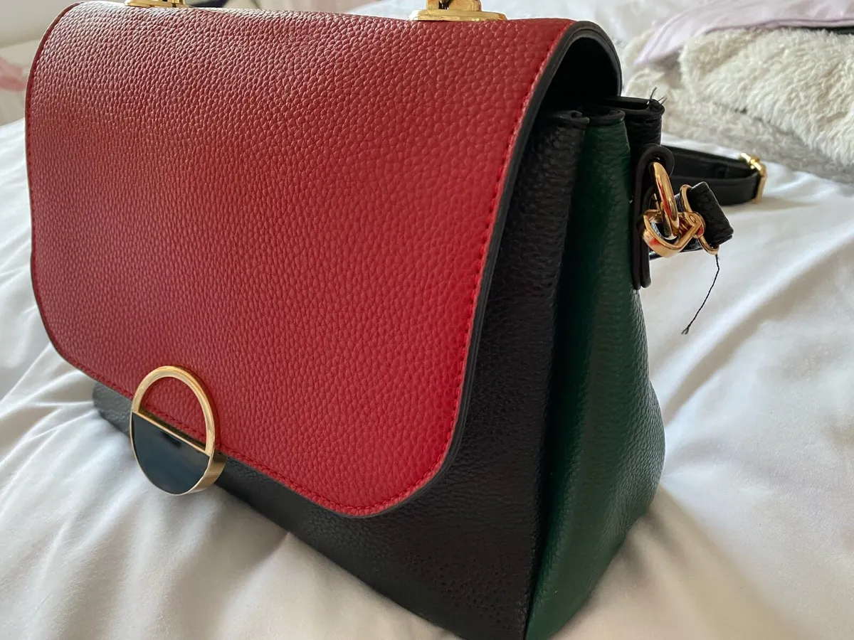 Beautiful Handbag with unusual colour design - Image 3