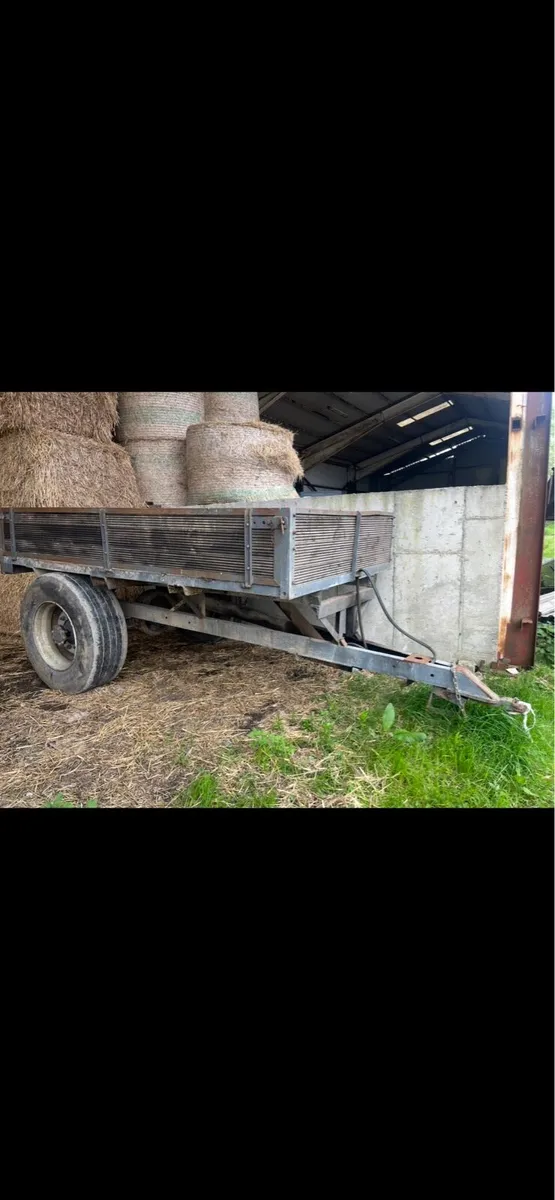 Trailer - Image 1