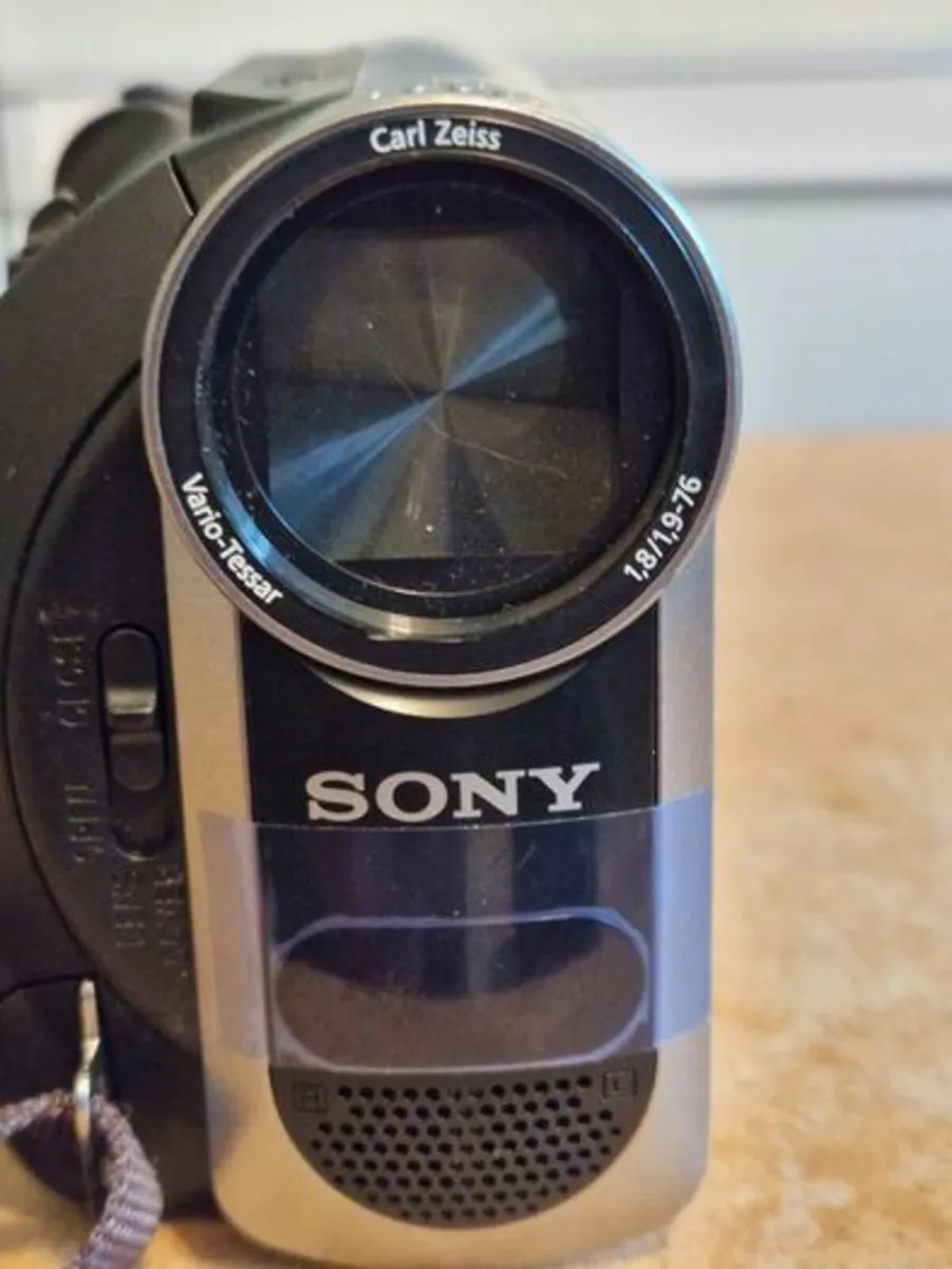 Sony Handycam Camcorder Video Camera 40x Optical Z - Image 1