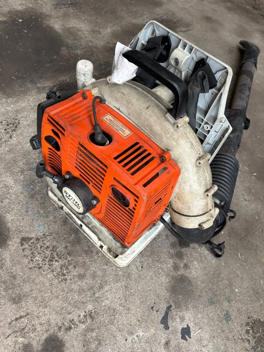 Stihl BR380 leaf blower - Image 1