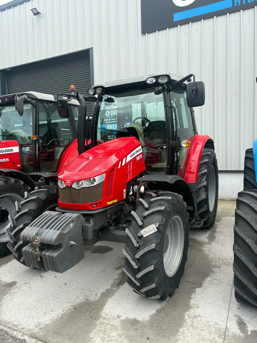 Massey Ferguson 5610 - Image 2