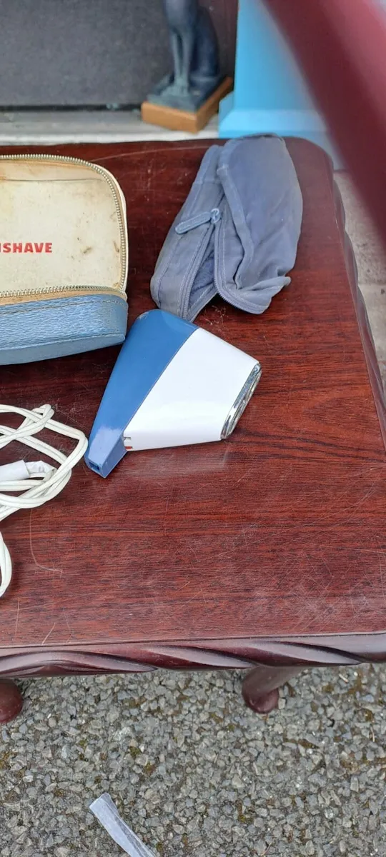 Vintage Retro Philips Electric Razor - Image 4