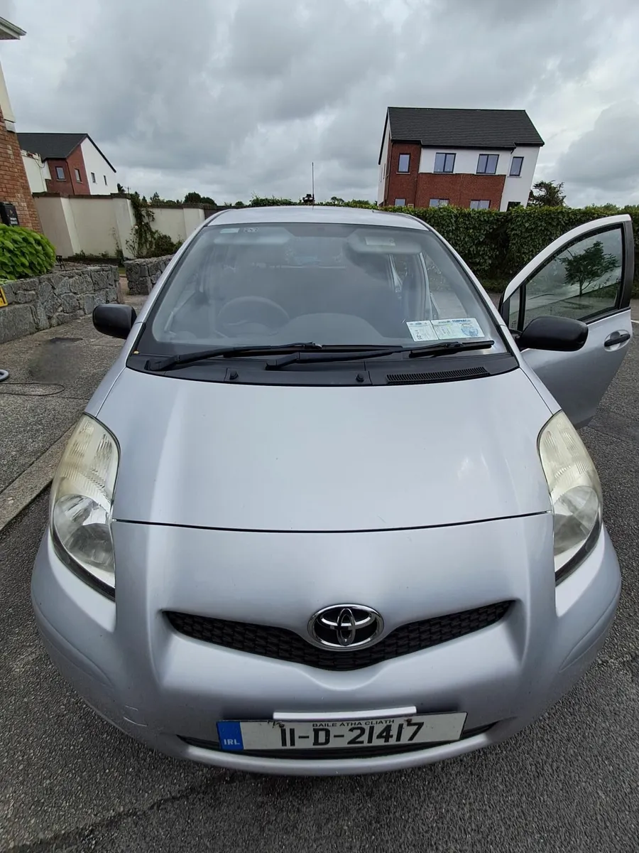 Toyota Yaris 2011 - Image 1