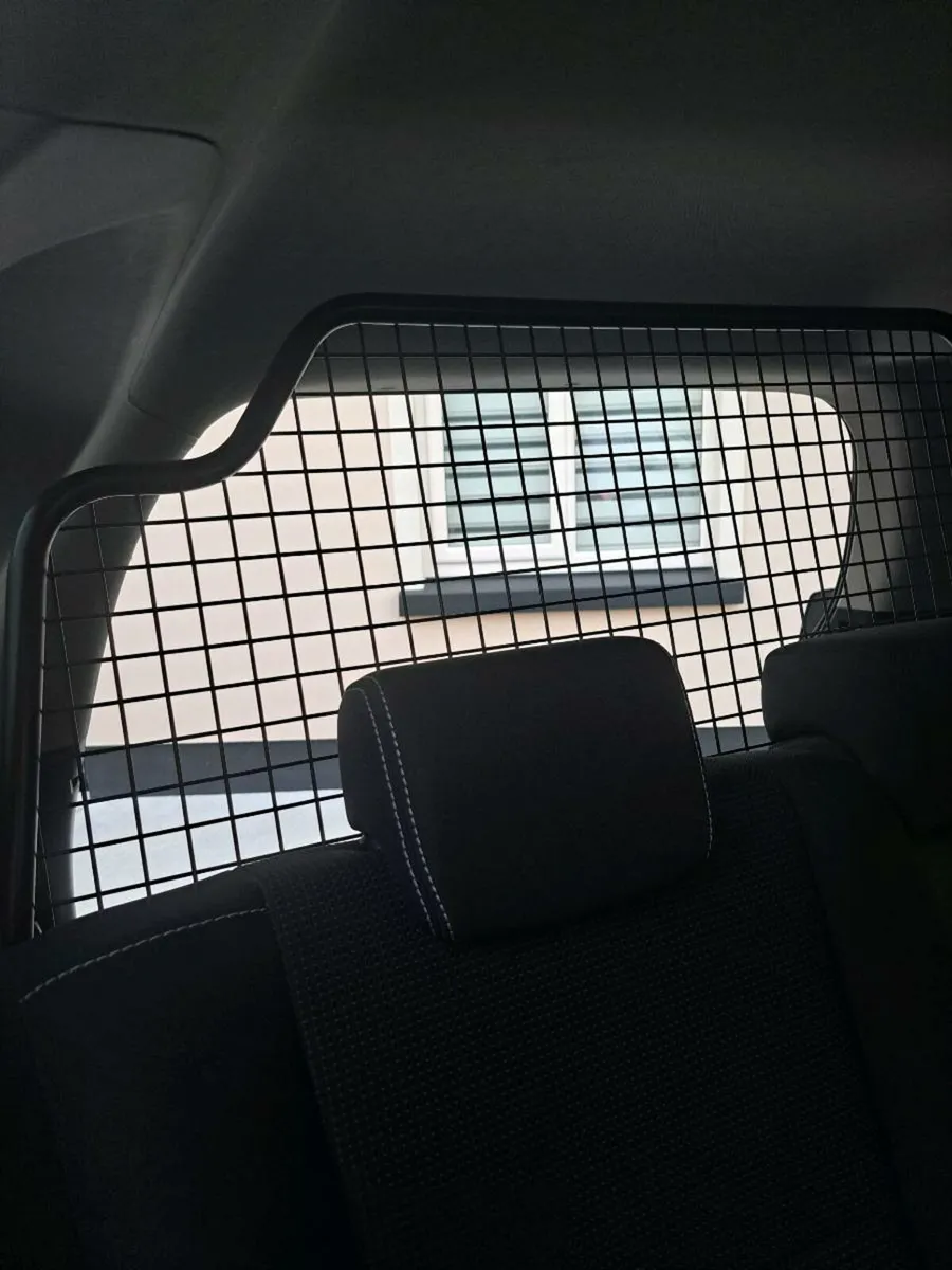 Toyota rav4 dog guard - Image 4