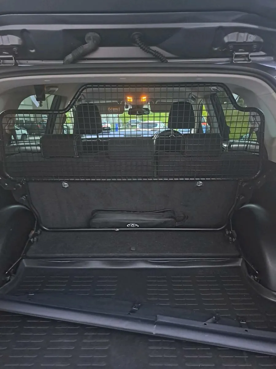Toyota rav4 dog guard - Image 1