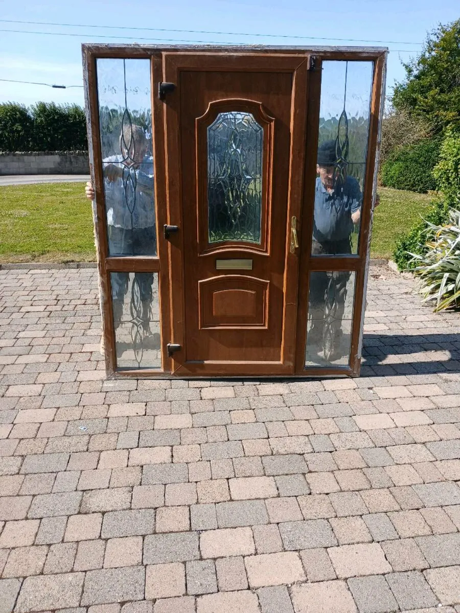 Front door - Image 2