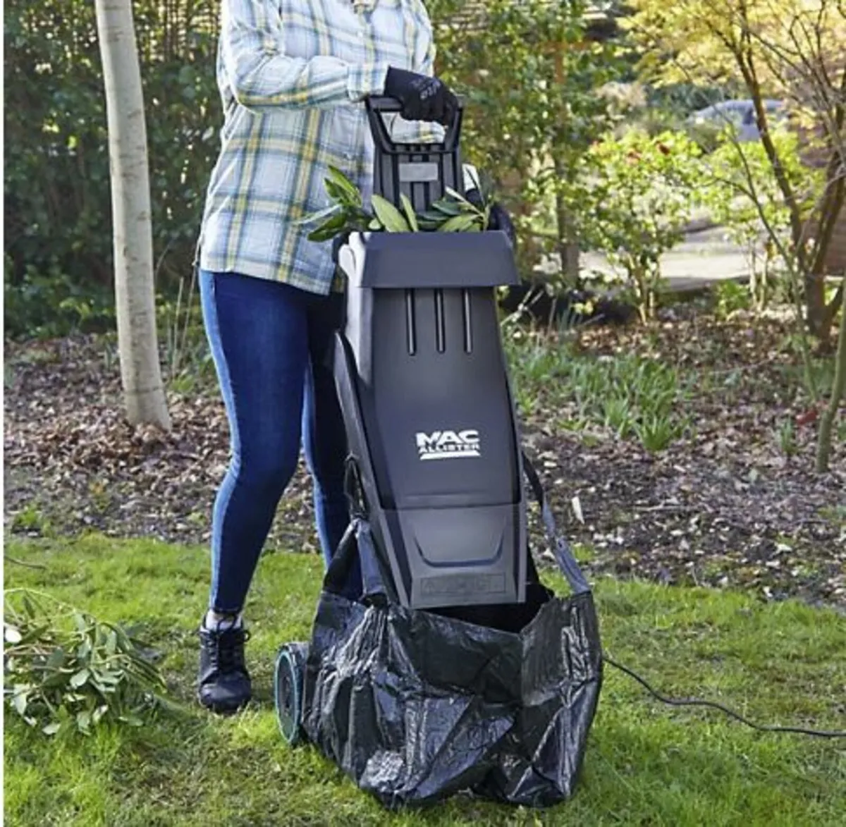 2400W Corded  Shredder - Image 1