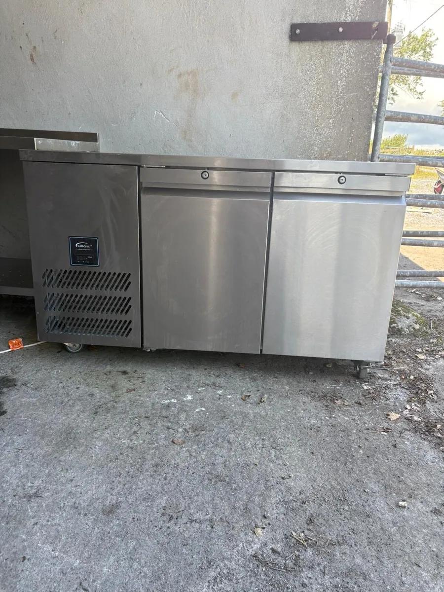 Double door Williams Fridge - Image 4