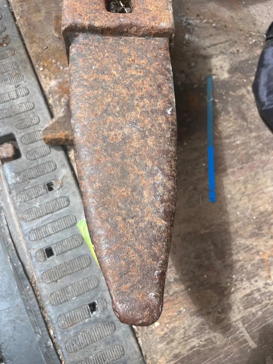 Double Horn Blacksmyths anvil - Image 1